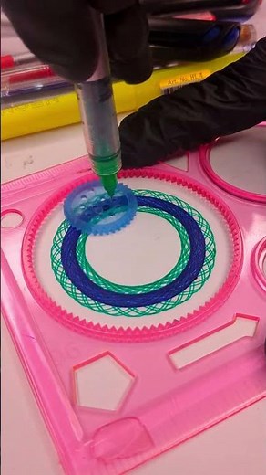 “Spinning Patterns: Trying the Viral Spirograph Trend for the First Time” #spirograph #art