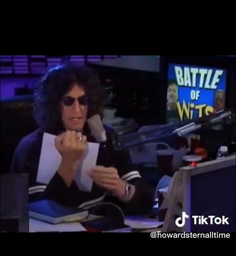 To be fair these are tough questions #howardstern #howardsternshow #beetlejuice #lestergreen #beetle #funny