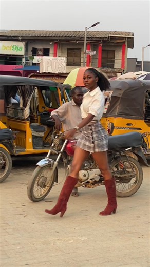 Exploring 90s Fashion Trends in Streetwear