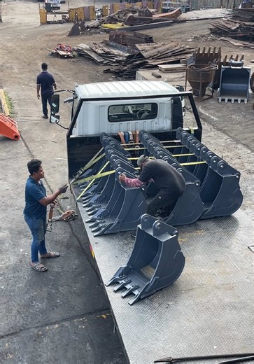 Understanding JCB Backhoes: 3CX and 3DX Models Explained