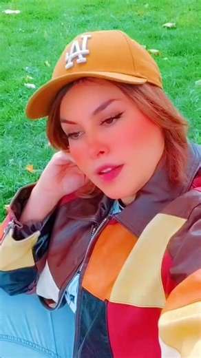 Vidéos de Rouz rouge (@rouz.rouge) avec son original - Rouz rouge