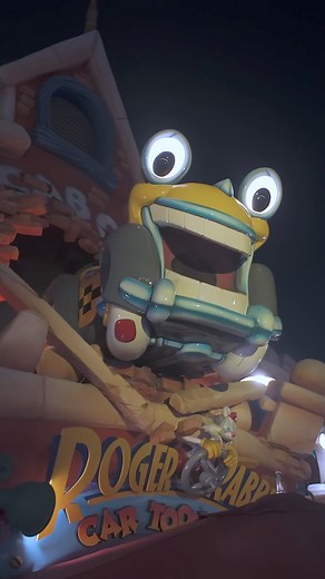 Roger Rabbit’s Car Toon Spin | Toontown, Disneyland 🏰🚖 Calling all Toon enthusiasts and fans of classic Disney mayhem! Get ready for a side-splitting spin through the wacky world of Toontown on Roger Rabbit’s Car Toon Spin, a zany dark ride at Disneyland. This fun-filled attraction is more than just a ride; it’s a chaotic, yet strangely lovable, adventure filled with unexpected twists, classic gags, and a healthy dose of Roger Rabbit’s signature cartoon craziness. 🏰🚝🎡🎢🎠🚂🏔#disneyland #ro