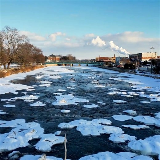 𝐍𝐀𝐓𝐈𝐎𝐍𝐀𝐋 𝐑𝐈𝐕𝐄𝐑 𝐃𝐀𝐘 🌊 Yes, we know it's Groundhog Day, but since Punxsutawney Phil predicted 6 more weeks of winter, we wanted to celebrate National River Day instead ☺️ Here’s why we love the River Raisin: ✨ It stretches over 139 miles before flowing into Lake Erie. 🐟 The River Raisin supports diverse wildlife and fish populations, making it a haven for nature lovers and anglers alike. 🏞️ The City of Monroe's riverfront parks and trails provide scenic spots for walking, biking