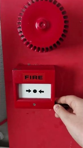 What it looks like to break the glass of a callpoint