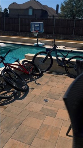 At da pool🧼 #fypviralシ #bikelife #mtb #pool #surron