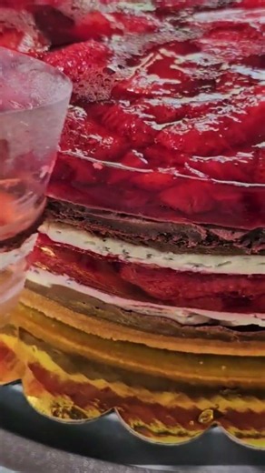 🍓 A Slice of Heaven – Gluten Free Strawberry Chocolate Cake! 🍫