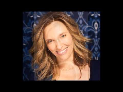 Toni Collette - Don't Dream It's Over