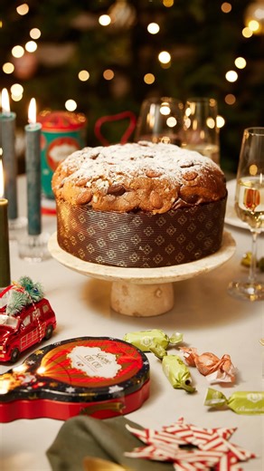 🎄Weihnachten ohne Panettone? IMPOSSIBILE! ✨ Panettone ist der Weihnachtskuchen aus Italien und darf auf keinem Festtagstisch fehlen!!! Bei uns findest du um die 180 Sorten mit z.B. Limoncello-Cremefüllung, Pistaziencreme mit Engelshaar, klassische Varianten oder in wunderschönen Geschenkdosen von Dolce & Gabbana - auch perfekt als Geschenk geeignet. 🤩 Für welche Sorte würdest du dich entscheiden? Schreib es in die Kommentare! 🤗 Buon Natale! 🎅🎄 | Andronaco Grande Mercato