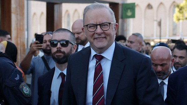 Australian PM Albanese heckled during visit to mosque