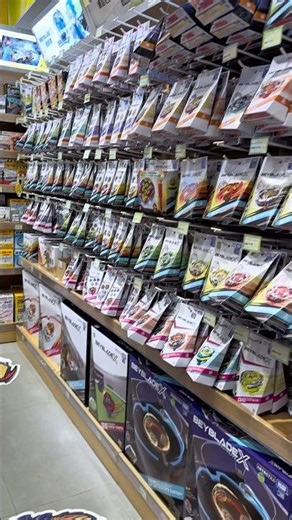 ASIA VS USA Beyhunting‼️Crazy Hong Kong Beyblade X Toy Shop Tour 🇭🇰 #beybladex #takaratomy