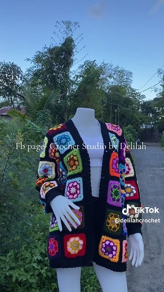 ပြောစရာဝမ်းသာမှု - African Flower Cardigan