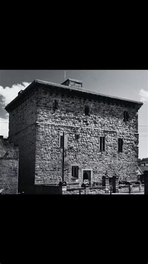 Looking for spooky fun this month? We have some frighteningly good ideas 👻 Adventours offers Gruesome Tours of Hexham on Friday evenings and Saturday afternoons. They're great value and great fun 🎃 The Queen's Hall is running a Horror Films quiz on the evening of 24th Oct 😱 Our fascinating Old Gaol is said to be haunted by the spirits of former prisoners. Built in 1333, the gaol held condemned prisoners until they were led to their executions in the nearby market place. A skull trail (free wi