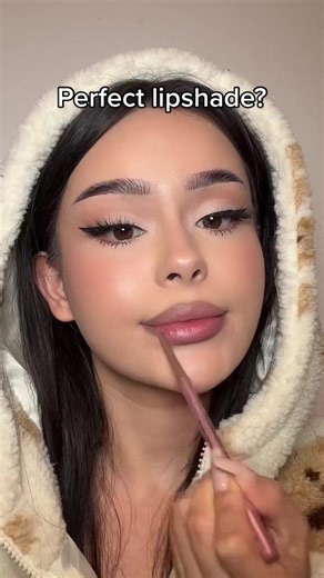 Innovative Lipstick Hacks You Need to Try