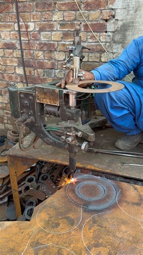 11-inch ⭕️ Circle Cutting With Profile Plasma Gas Cutter #plasmacut #scrap #cuttingprocess