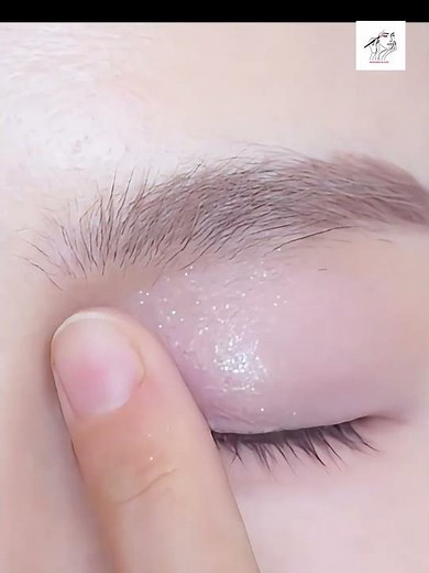 How to Do Eye Makeup Step by Step (Beginner Friendly)