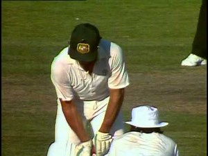 Mike Whitney survives Richard Hadlee