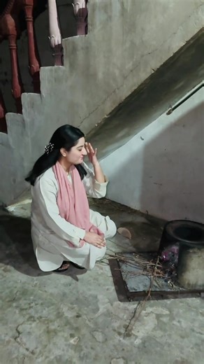 Pind ki sehrii ka bi apna hi maza ha 💃🏻🥰 | Mehndi Design