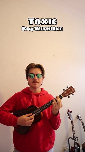 Complete Toxic Ukulele Tutorial by BoyWithUke
