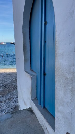 509 reactions · 28 shares | “El Portixol · Xàbia” ✨ Buen tiempo y azul ☀️. #xàbia #costablanca #comunitat_valenciana #bythesea #naturaleza #mediterráneo #beautifuldestinations #amazingplaces | Xàbia La Guàrdia | Facebook
