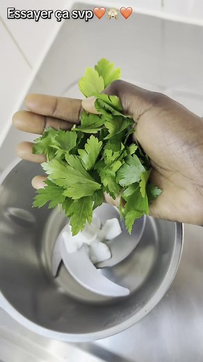 Recette de Sauce Verte Simple et Délicieuse