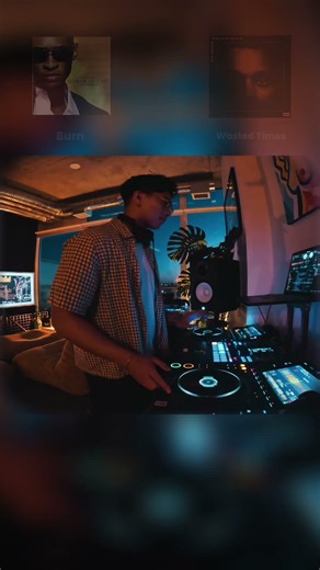 These songs were meant for each other 🤝 #rnb #usher #theweeknd