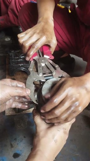 How to remove piston rings