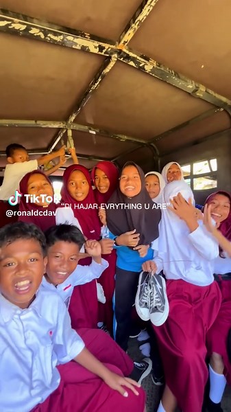 Bunga Teratai Mekar pada Waktunya