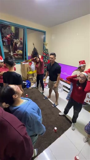 Christmas in 🇦🇪 | Alfred Ocampo Codilla