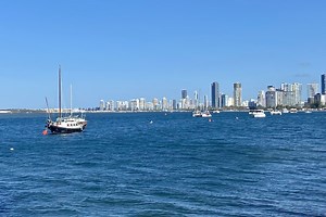 Best cafés, bars & eateries in Labrador | Must Do Gold Coast