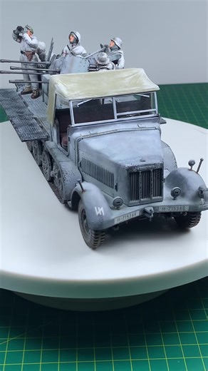 1/35 TAMIYA German 8ton Semi Track 20mm Anti Aircraft Flakvierling Sd.Kfz. 7/1 Model Kit