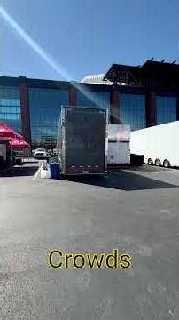 Racing Crowds in Arlington