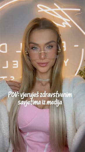 Wellness, UGC & business upgrade on Instagram: "Ono na što smo se sveli danas… Vjeruješ medijima? Vjeruješ upravo onome iz videa? Ako je tako radiš sve pogrešno jer upravo ovo je put do bolesti jer Farmac*** ima benefite o kojima se ne govori i koje sam spomenula u podcastu u epizodi na @rebuilding_membership : Tajni okidač bolesti (probava, autoimunost, hormoni, a možeš ju poslušati ako ostaviš komentar PODCAST). Hrvatska (HZZO, 2023.) • Lijekovi na recepte u ljekarnama: 670,7 mil. € (+9,4% u o