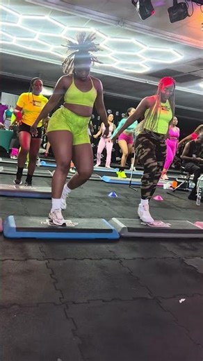 Our 🆕 BEGINNER step routines are here! 🔥 She’s so cute and beautiful regardless of size
