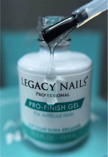 🇺🇸 Want a liquid glass type nail finisher? 💎 Pro Finish Gel by @legacynails keeps your nails flawless shine for weeks, seals with a crystal clear effect and no imperfections✨. 🚨𝐁𝐥𝐚𝐜𝐤 𝐅𝐫𝐢𝐝𝐚𝐲 𝐖𝐞𝐞𝐤𝐬: 𝐃𝐢𝐬𝐜𝐨𝐯𝐞𝐫 𝐭𝐡𝐞 𝟒𝟎% 𝐝𝐢𝐬𝐜𝐨𝐮𝐧𝐭 𝐨𝐧 𝐨𝐮𝐫 𝐩𝐚𝐠𝐞 𝐰𝐞𝐛🖤 *𝐃𝐨𝐞𝐬 𝐧𝐨𝐭 𝐚𝐩𝐩𝐥𝐲 𝐭𝐨 𝐁𝐮𝐧𝐝𝐥𝐞𝐬❗ Shop LEGACY NAILS on our website, Amazon USA (Link on bio) and through authorized distributors in over  25 countries, DM for info. __________________________