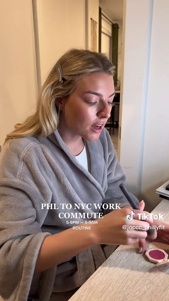 a lot of you asked about my night routine before my NY days so here you go! drop any other questions below, happy to answer them #vlog #dayinmylife #nightroutine #commutewithme #nyctiktok #phillytiktok #9to5life #corporatelife #minivlog