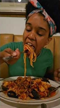 The BEST Italian restaurant in NYC with HUGE portions 🤯🍝🇮🇹