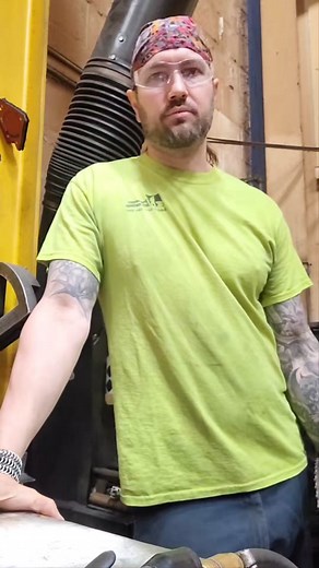 40 Minute Apocalypse Weapon Fabrication: Circular Saw Battle Axe