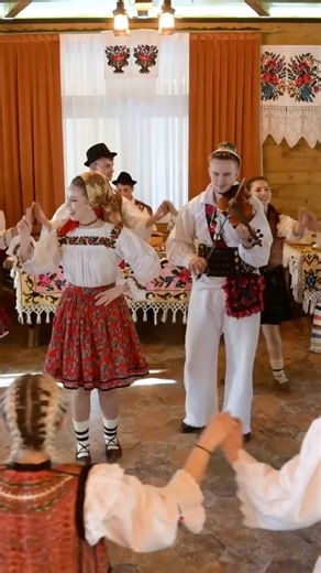 Mai ascultați melodia asta?😍❤️ #amaliatomoiaga #maramures #muzicapopulara #music #singer