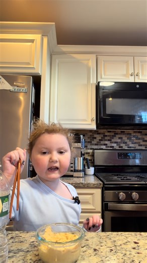 @grubwlivy on Instagram: "Eating some delicious hummus nothing better than homemade #foodie #foodreview #mukbang #delicious #snack"