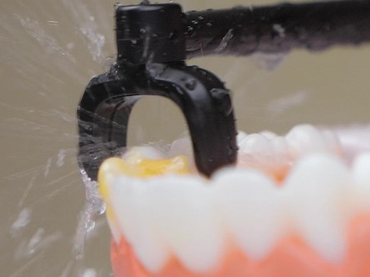 用過就回不去的沖牙機 從此愛上連牙縫都超乾淨的清潔感！ CP值超高👉 https://reurl.cc/jk481D ✨兩種噴頭選擇 獨創U字噴頭，一次清潔到牙齒裡外及牙縫深處 倒L型噴頭，打造出永續水牙線，清潔牙套也沒問題 ✨自來水60秒升級活氧水 物理自製無化學成分漱口水，不讓有害物質傷害口腔 ✨三種模式可選擇，智慧記憶愛好模式 ✨大容量水箱，清潔不費力 ✨業界獨家伸縮收納機體，到哪都可以保持清新口氣 | Future Lab. 未來實驗室