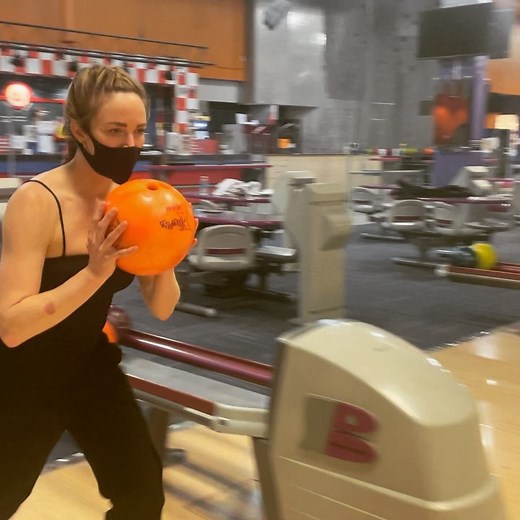 CAITY LOTZ on Instagram: "We got to have bowling lessons for tonight’s episode of @cw_legendsoftomorrow and this is me showing the bowling pro my technique. I think he was both impressed and insulted."