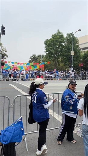 854K views · 7.5K reactions | We've got over 2 hours before our Boys in Blue hit the streets to celebrate their World Series and fans are ready! To watch at home, head here: https://ktla.com/sports/dodgers/watch-the-dodgers-world-series-parade-live-stream/ | KTLA 5 Morning News | Facebook