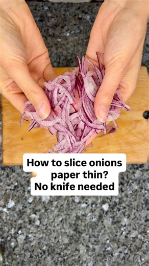 A little kitchen hack to save time (and tears 😅). Here’s how to slice onions paper-thin in seconds — no knife required. Small tricks like this make healthy cooking so much easier. Share this with a friend and family member and save it so you don’t forget. 𝙄’𝙢 𝙂𝙪𝙡𝙣𝙖𝙧𝙖, 𝙘𝙚𝙧𝙩𝙞𝙛𝙞𝙚𝙙 𝙉𝙪𝙩𝙧𝙞𝙩𝙞𝙤𝙣 𝙎𝙥𝙚𝙘𝙞𝙖𝙡𝙞𝙨𝙩. 𝙁𝙤𝙡𝙡𝙤𝙬 𝙢𝙚 𝙛𝙤𝙧 𝙩𝙞𝙥𝙨 𝙤𝙣 𝙝𝙚𝙖𝙡𝙩𝙝𝙮 𝙣𝙪𝙩𝙧𝙞𝙩𝙞𝙤𝙣, 𝙬𝙚𝙞𝙜𝙝𝙩 𝙡𝙤𝙨𝙨, 𝙜𝙪𝙩 𝙝𝙚𝙖𝙡𝙩𝙝 - 𝙖𝙣𝙙 𝙝𝙤𝙬 𝙄’𝙫𝙚 𝙢𝙖𝙣𝙖𝙜𝙚𝙙 𝙩𝙤 
