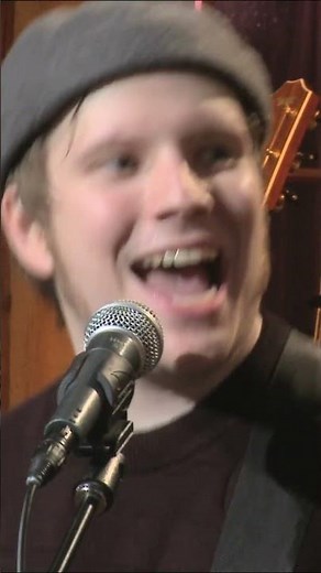 Daryl Hall & Patrick Stump (Fall Out Boy) - Out Of Touch