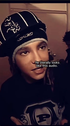He actually looks like this audio #tomkaulitz #fineshyt #tokiohotel #2000s