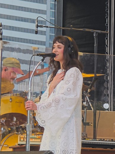 Clairo's Memorable Performance at Lollapalooza