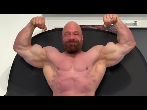 GERMAN MUSCLE BEAST - IFBB Pro bodybuilder Tobias Hahne - Off-season muscle checking (135kg)