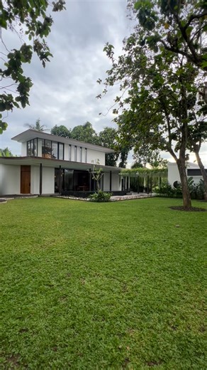 Ubud Property on Instagram: "Riverside 3-bedroom villa for lease in Ubud featuring a pool, sauna, and ice bath. Live comfortably. Make a smart investment. 📩 Message us for full details and to schedule a viewing! #UbudVilla #BaliLuxury #VillaForLease #BaliLiving #RiversideRetreat #LuxuryVillaBali #UbudProperty #BaliHomes #WellnessRetreat #SaunaLife #IceBathTherapy #BaliInvestment # Ubudlifestyle"