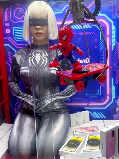 The Clawgirl Conflict Part 1 #clawmachine #arcade