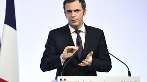 Covid-19: France breaks European daily record again with 208,000 new cases